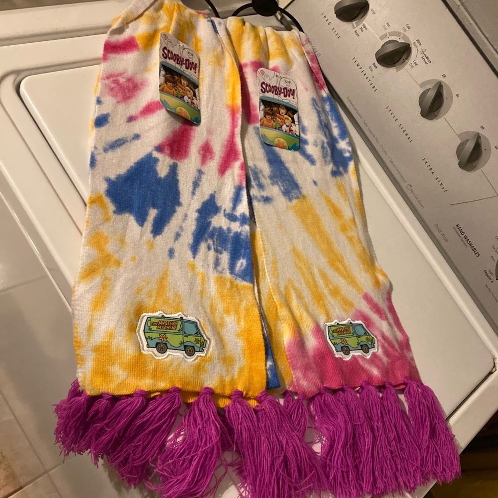 Scooby-Doo rainbow tie-dye scarf NWT